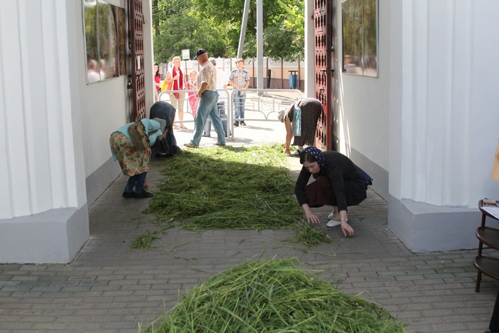 1-Подготовка праздничной дорожки.JPG